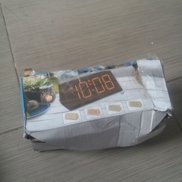 DreamSky Wooden Digital Alarm Clocks for Bedrooms - Electric Desk Clock with Lar - Picture 4 of 8